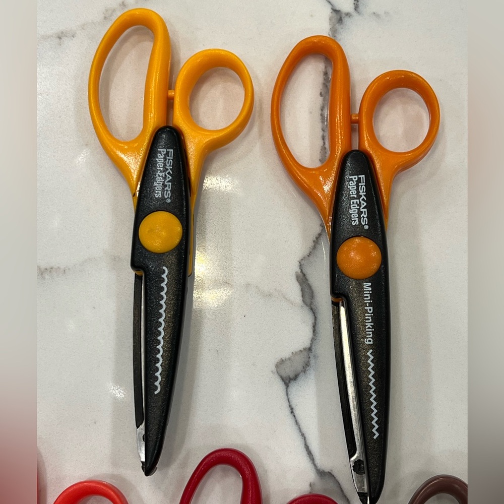 Lot of 11 Fiskars Paper Edgers Decorative Scrapbook Crafting Scissors - Picture 5 of 7